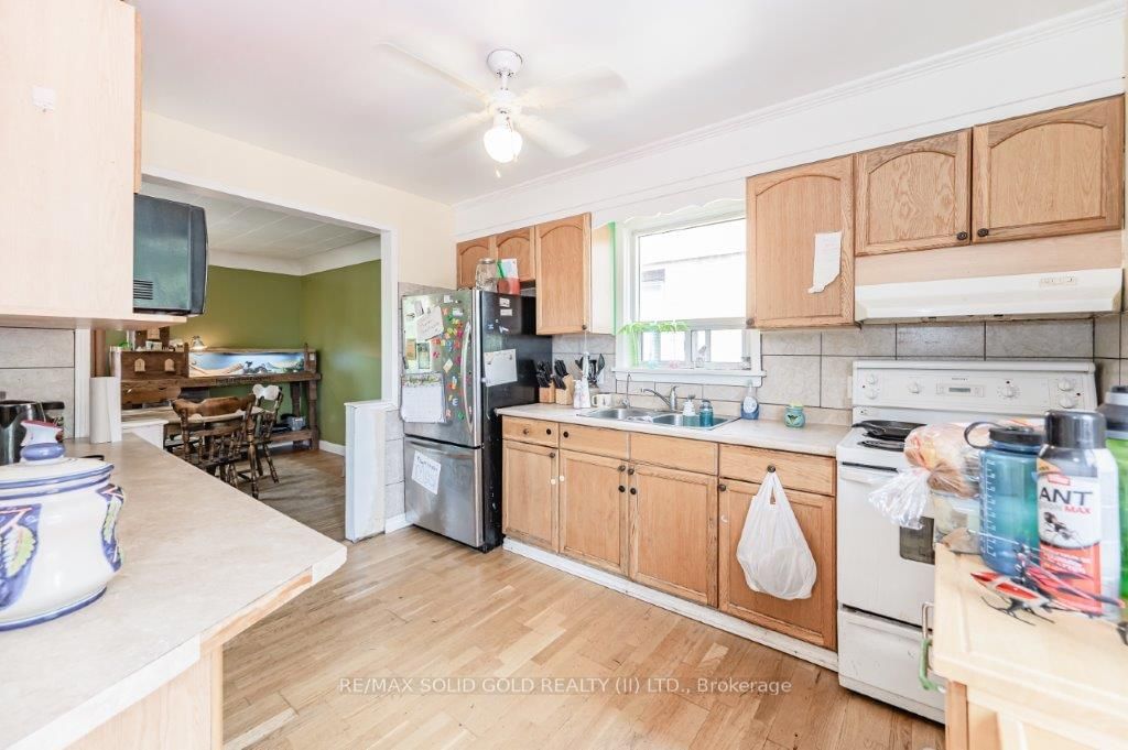 Listing Image 12