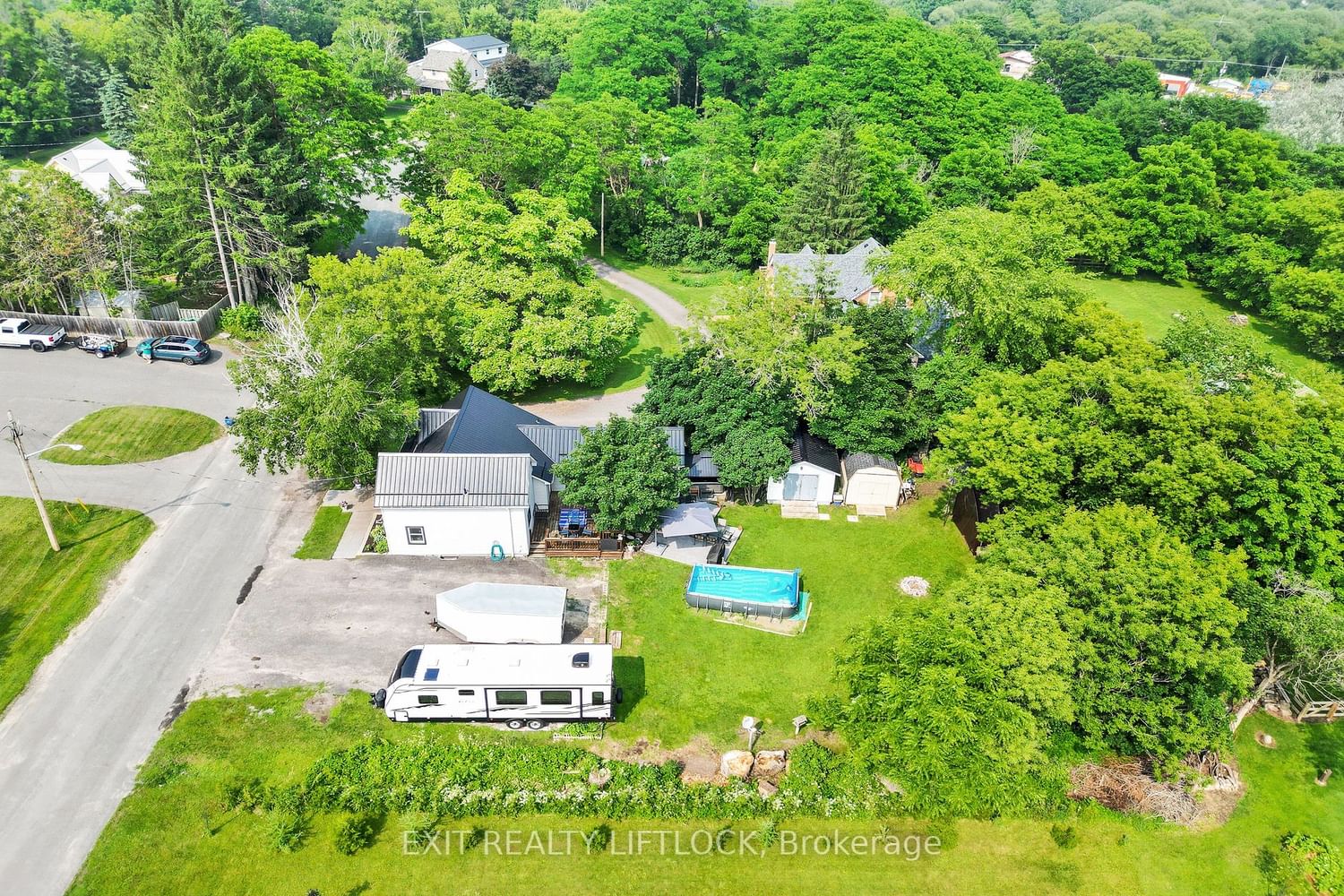 Listing Image 4