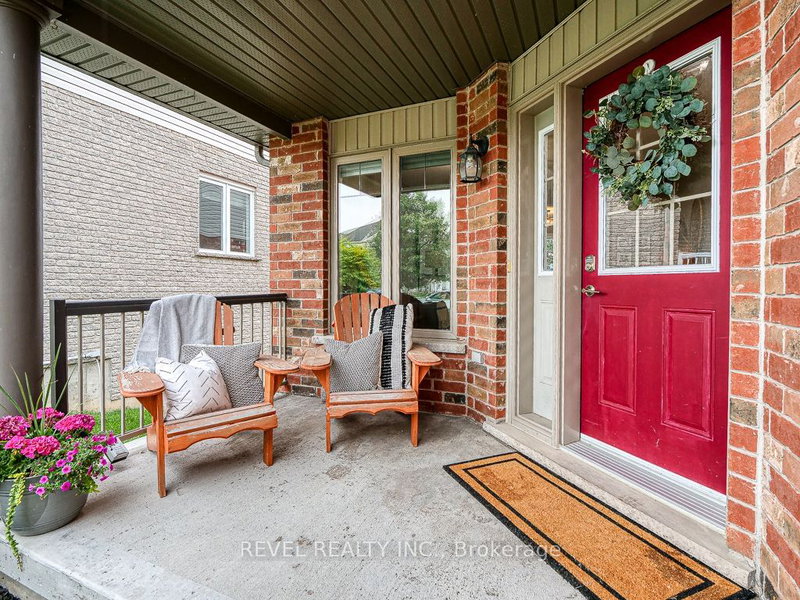 215 Munnoch Blvd, Woodstock, N4T 1V7 | Image 3