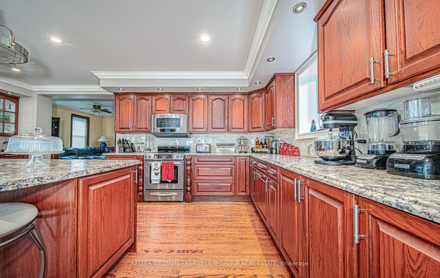 Listing Image 7