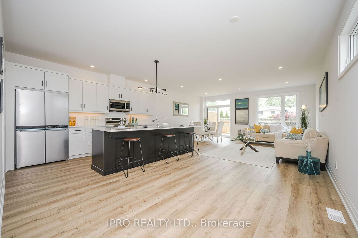 Listing Image 7