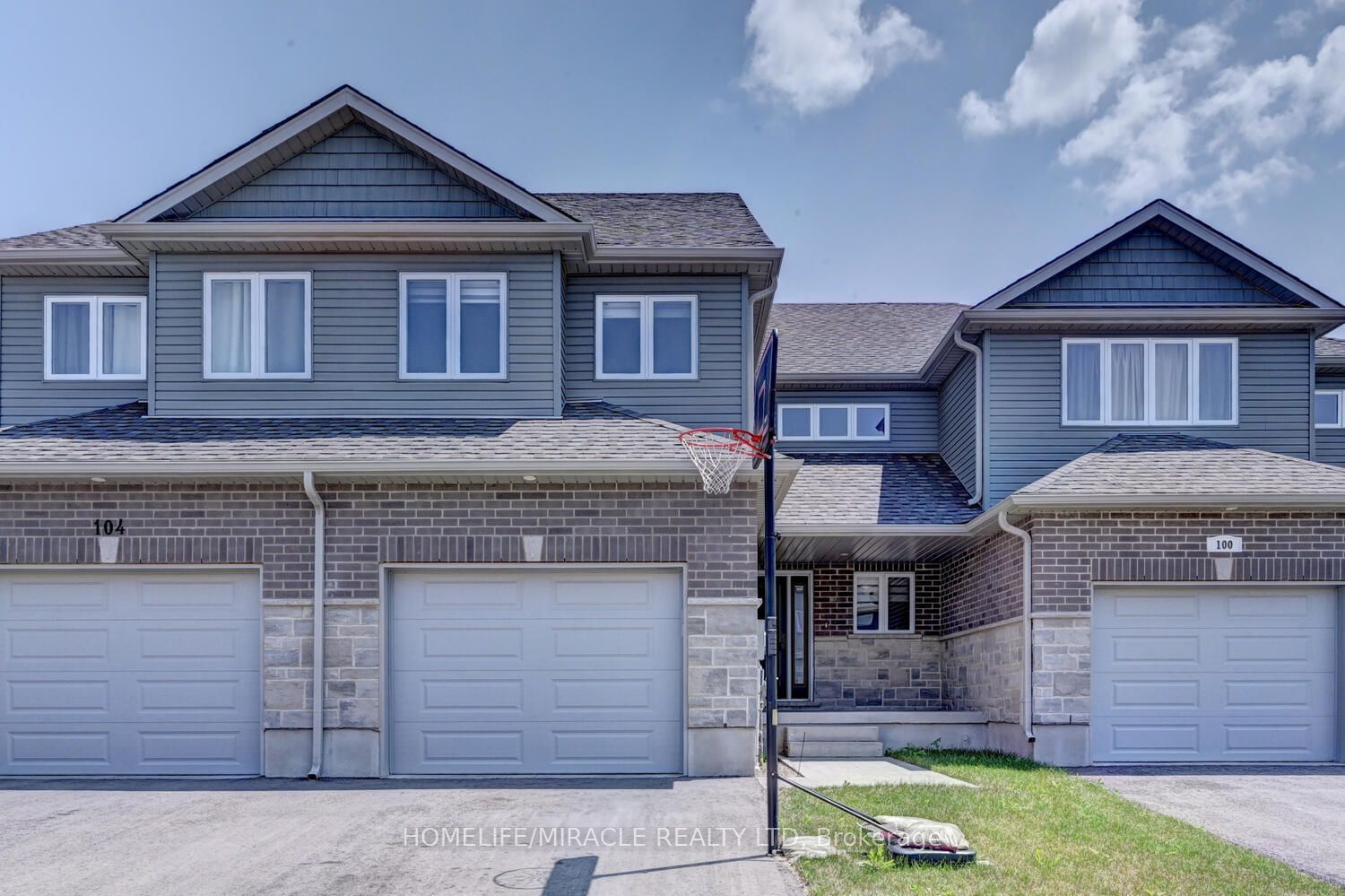 Townhouse sold at 102 Stephenson Way, Minto, Palmerston, N0G 2P0 - MLS: X6643330
