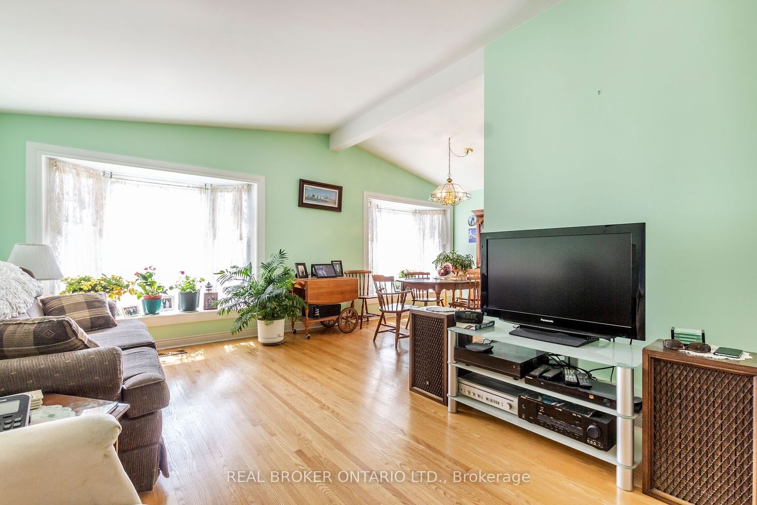 Listing Image 7