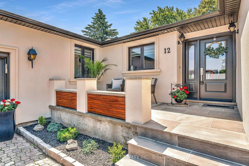 12 Cheval Dr, Grimsby, L3M 4P9 | Image 2