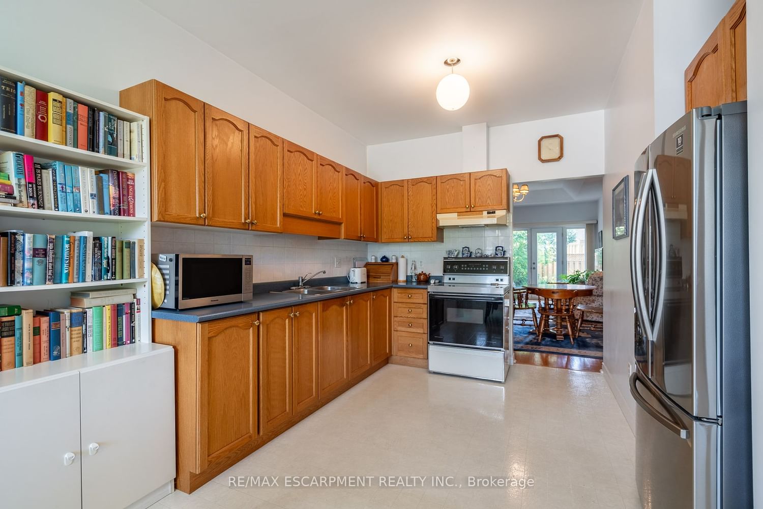 Listing Image 7