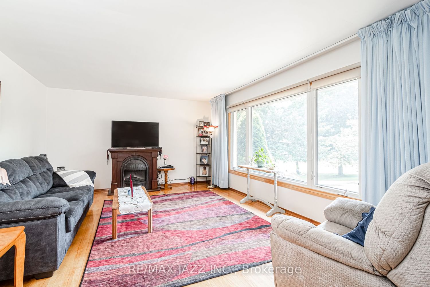 Listing Image 7