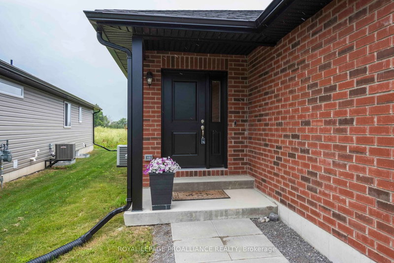 100 Dewal Pl, Belleville, K8P 0H2 | Image 2