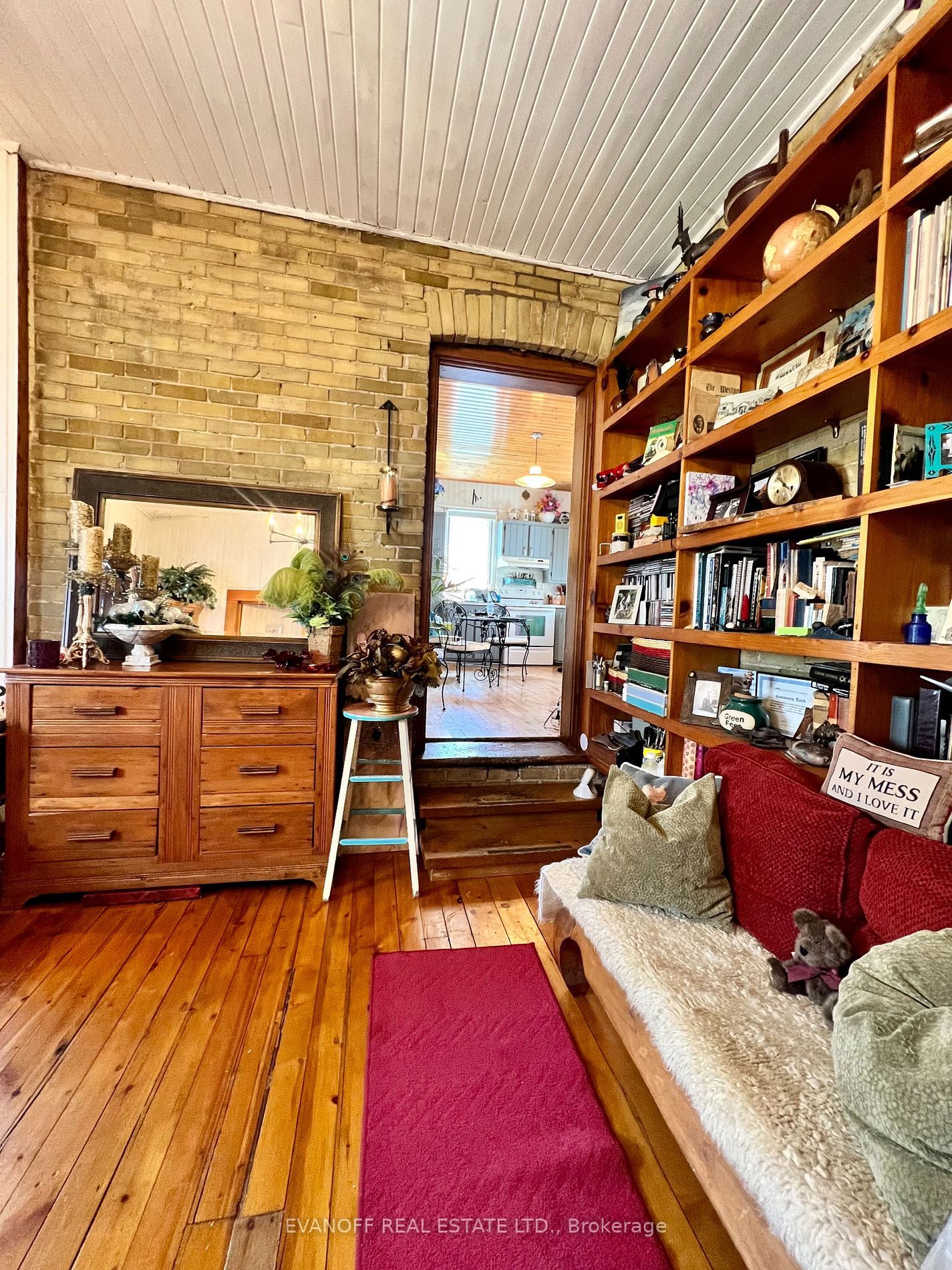 Listing Image 7