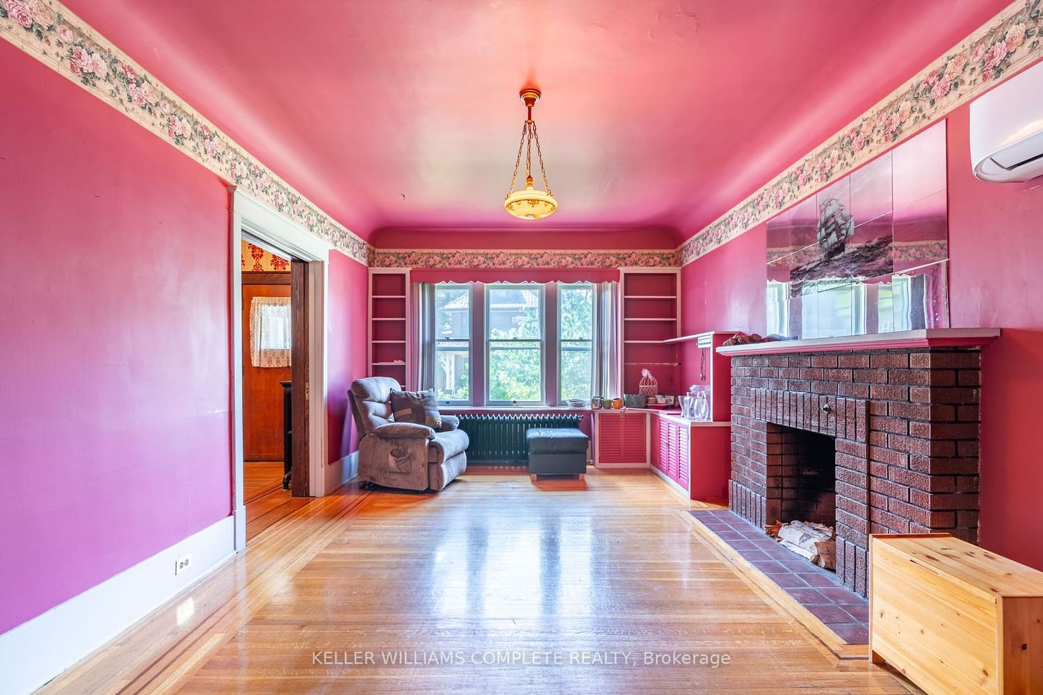 Listing Image 6