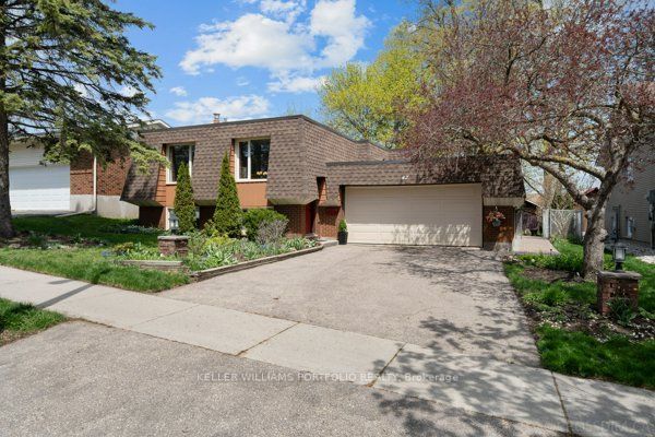 42 Culpepper Dr, Waterloo, N2L 5L1 | Image 2