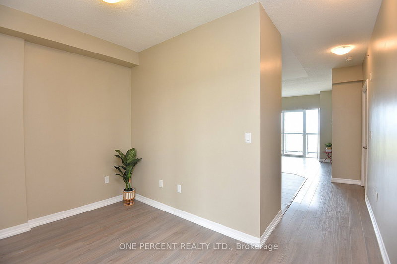 605 - 560 North Service Rd, Grimsby, L3M 4E8 | Image 2