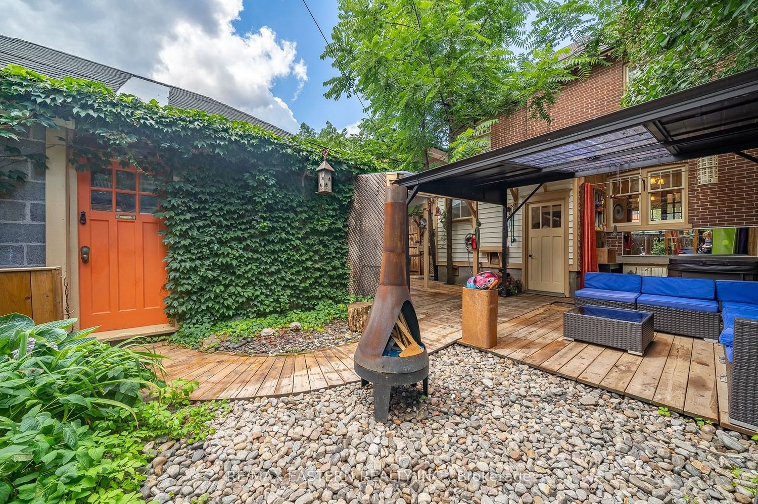 Listing Image 7