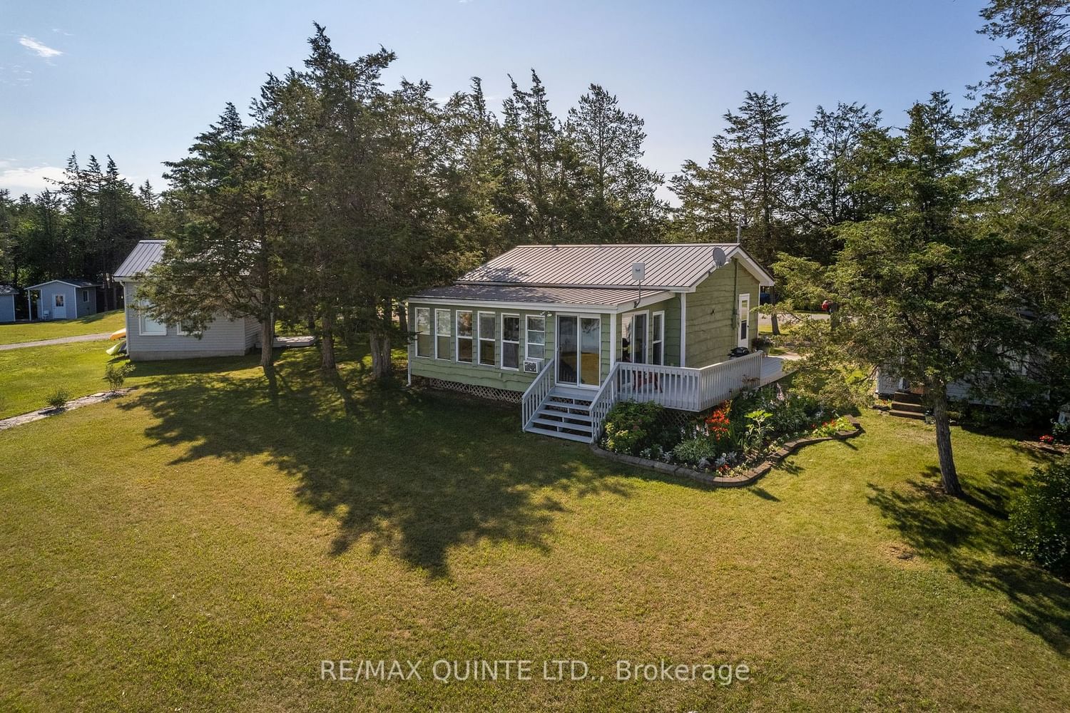 Listing Image 4