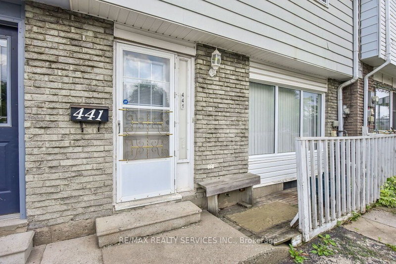 441 Parkview Cres, Cambridge, N3H 4Y3 | Image 2