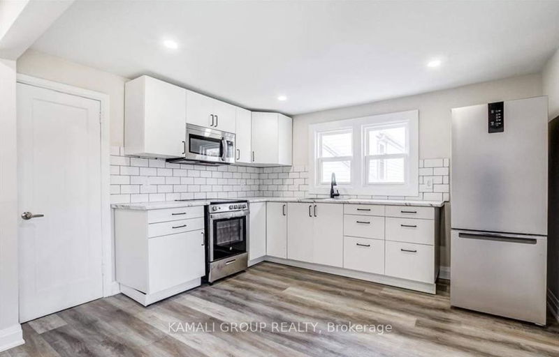 Unit Upper — 2 Lydia St, Hamilton - Rosedale image-0-0