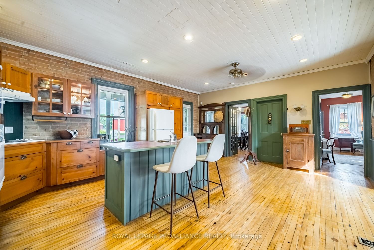 Listing Image 7
