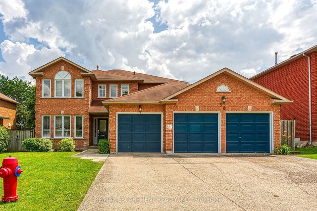 30 GOLFVIEW Crescent