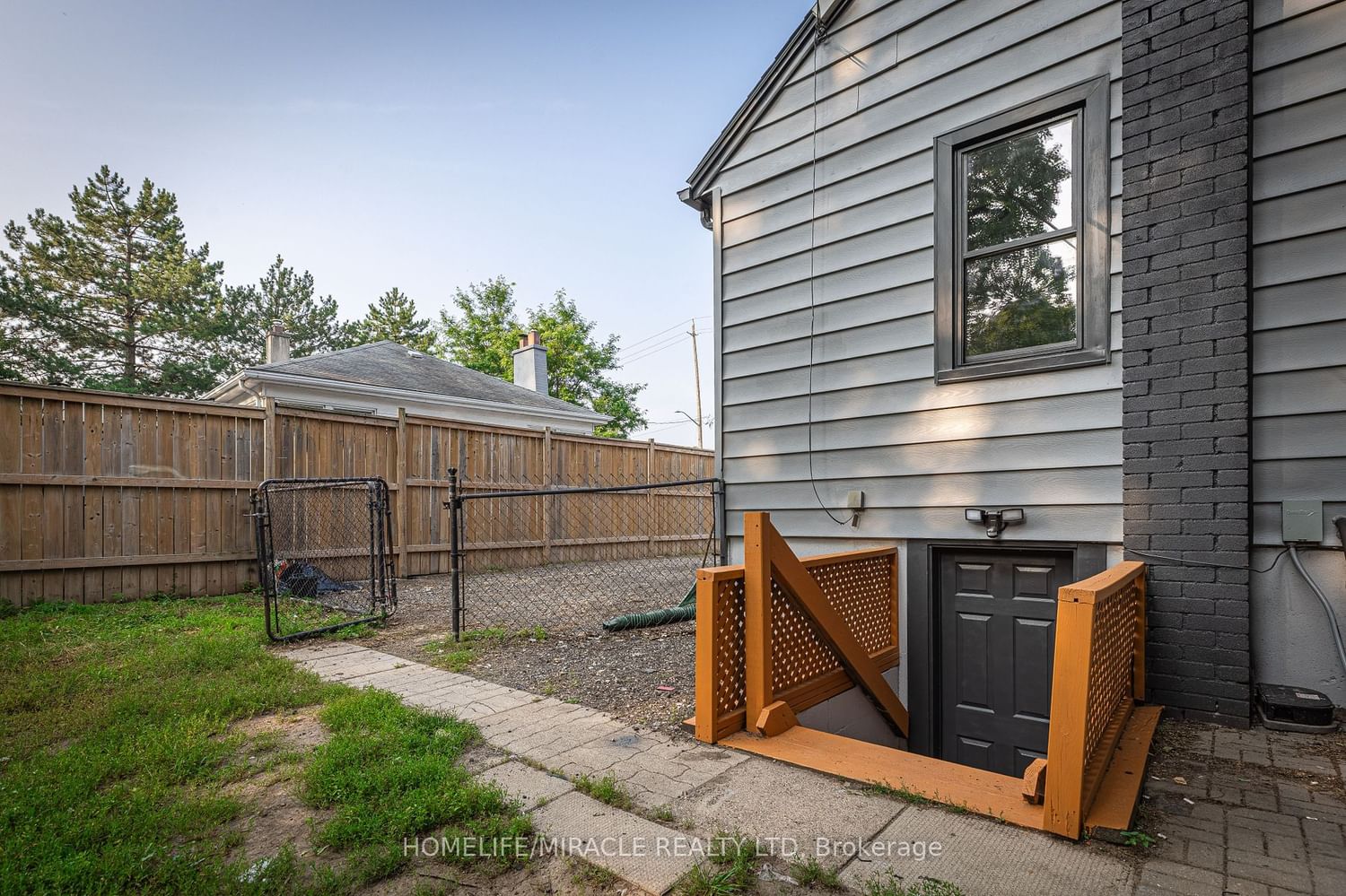 Listing Image 5