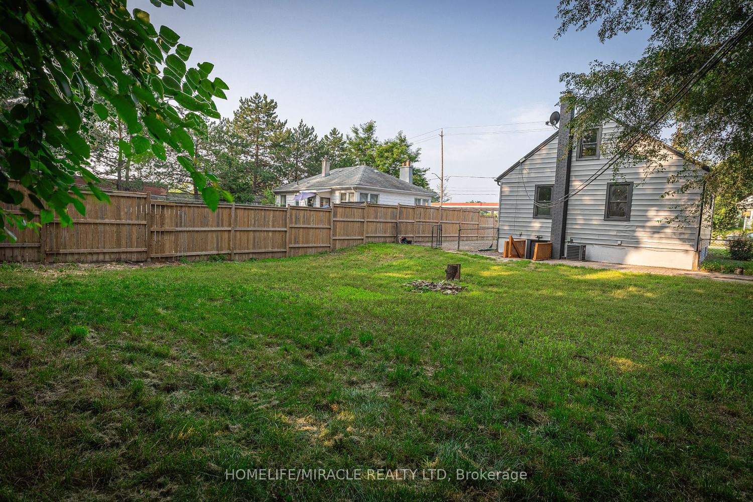 Listing Image 7