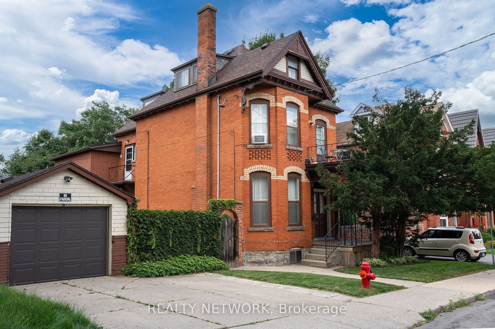 Listing Image 4