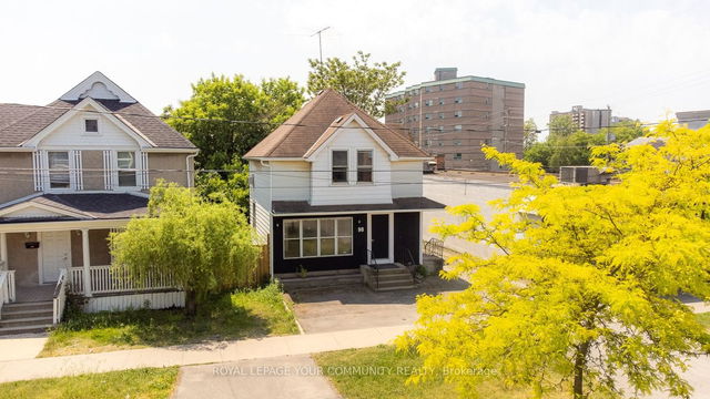 98 Queenston Street