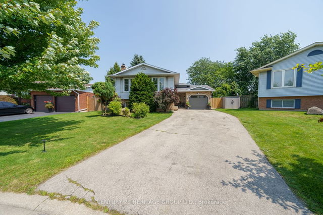 3929 Vineyard Crescent