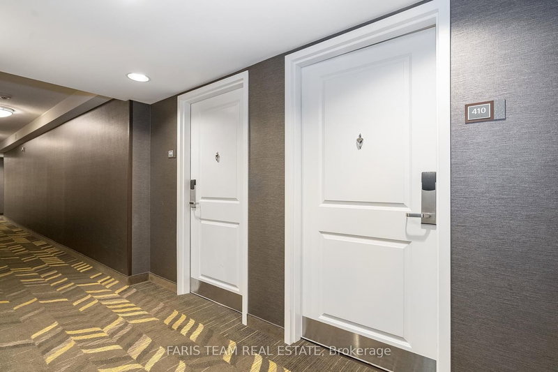 410 - 285 Steamship Bay Rd, Gravenhurst, P1P 1Z9 | Image 3