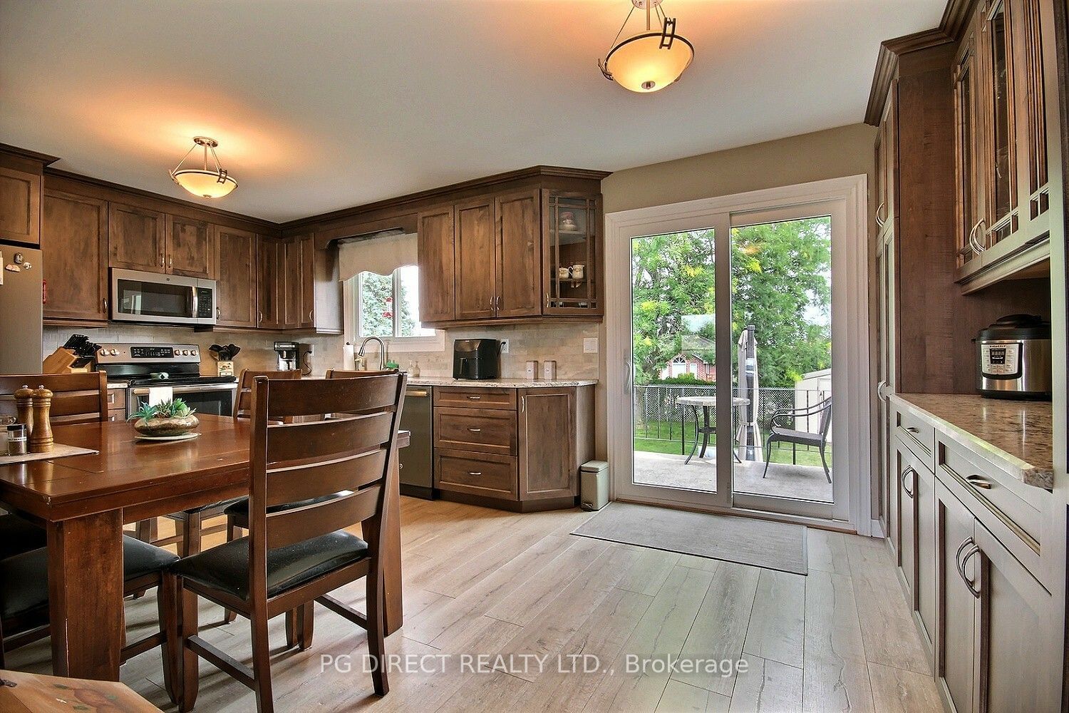 Listing Image 9