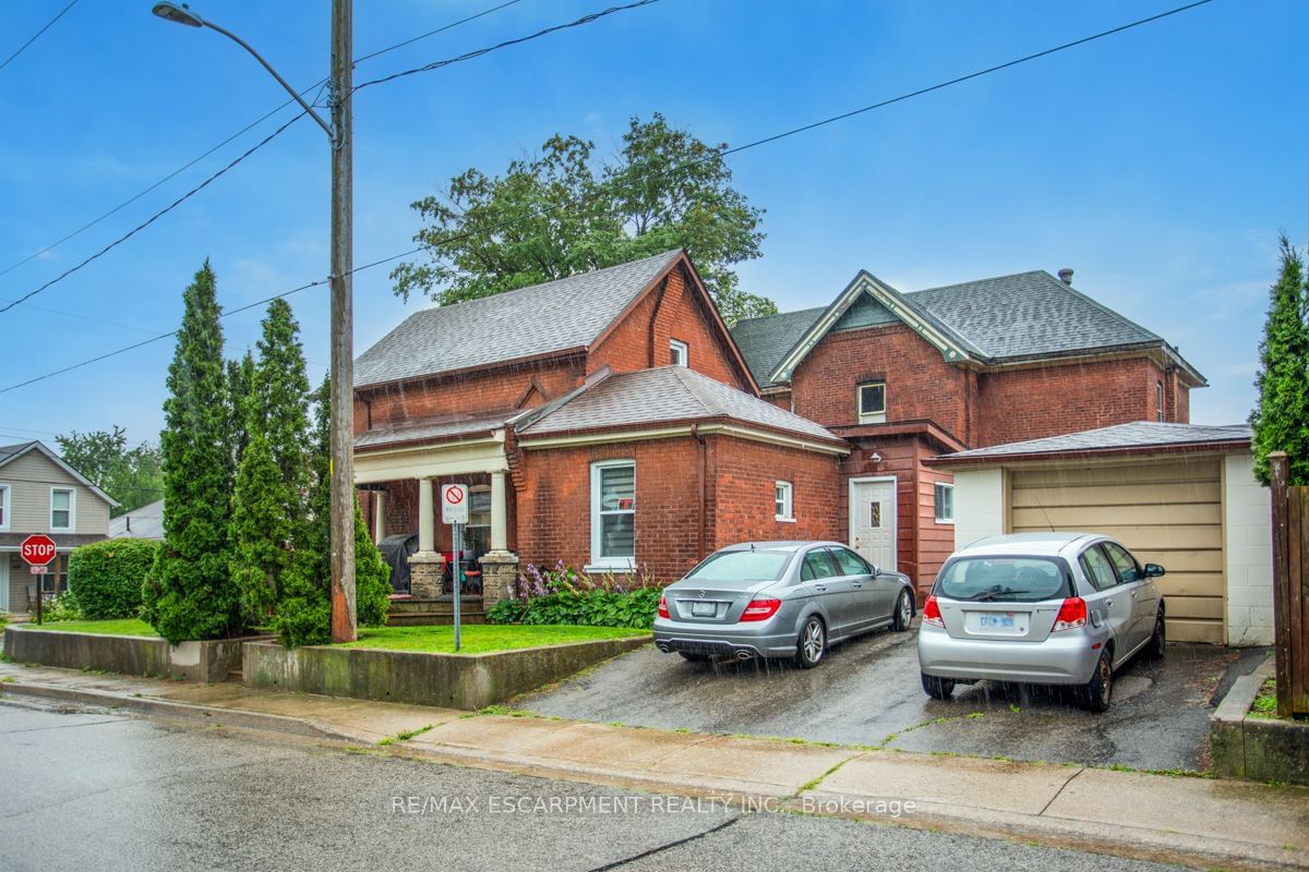 Listing photo 3