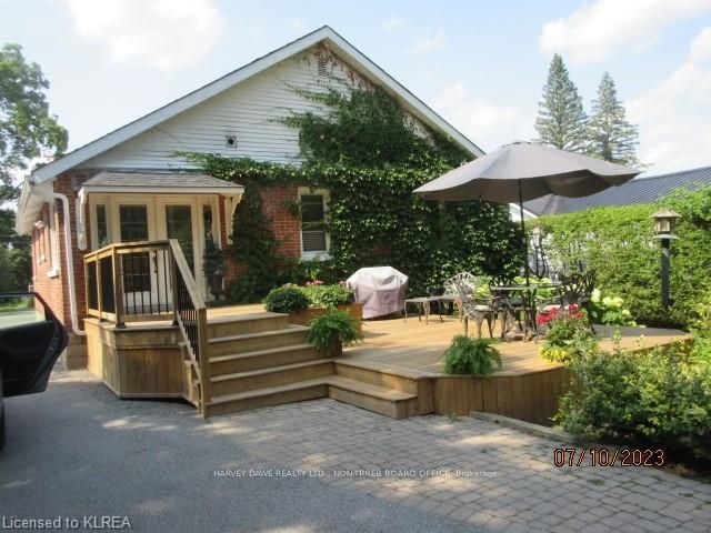 Listing photo 3