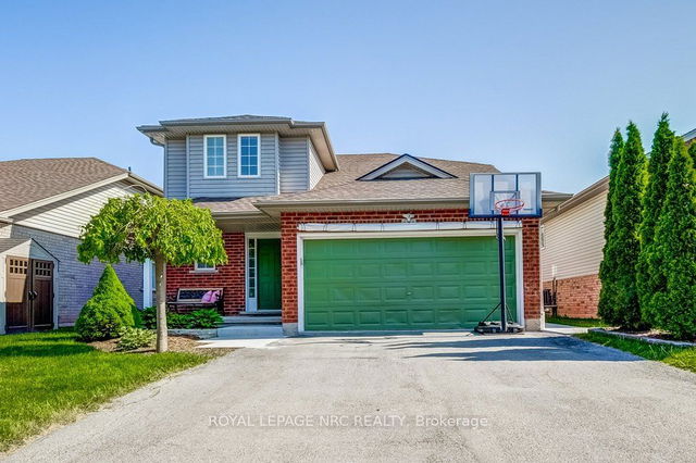 370 Autumn Crescent