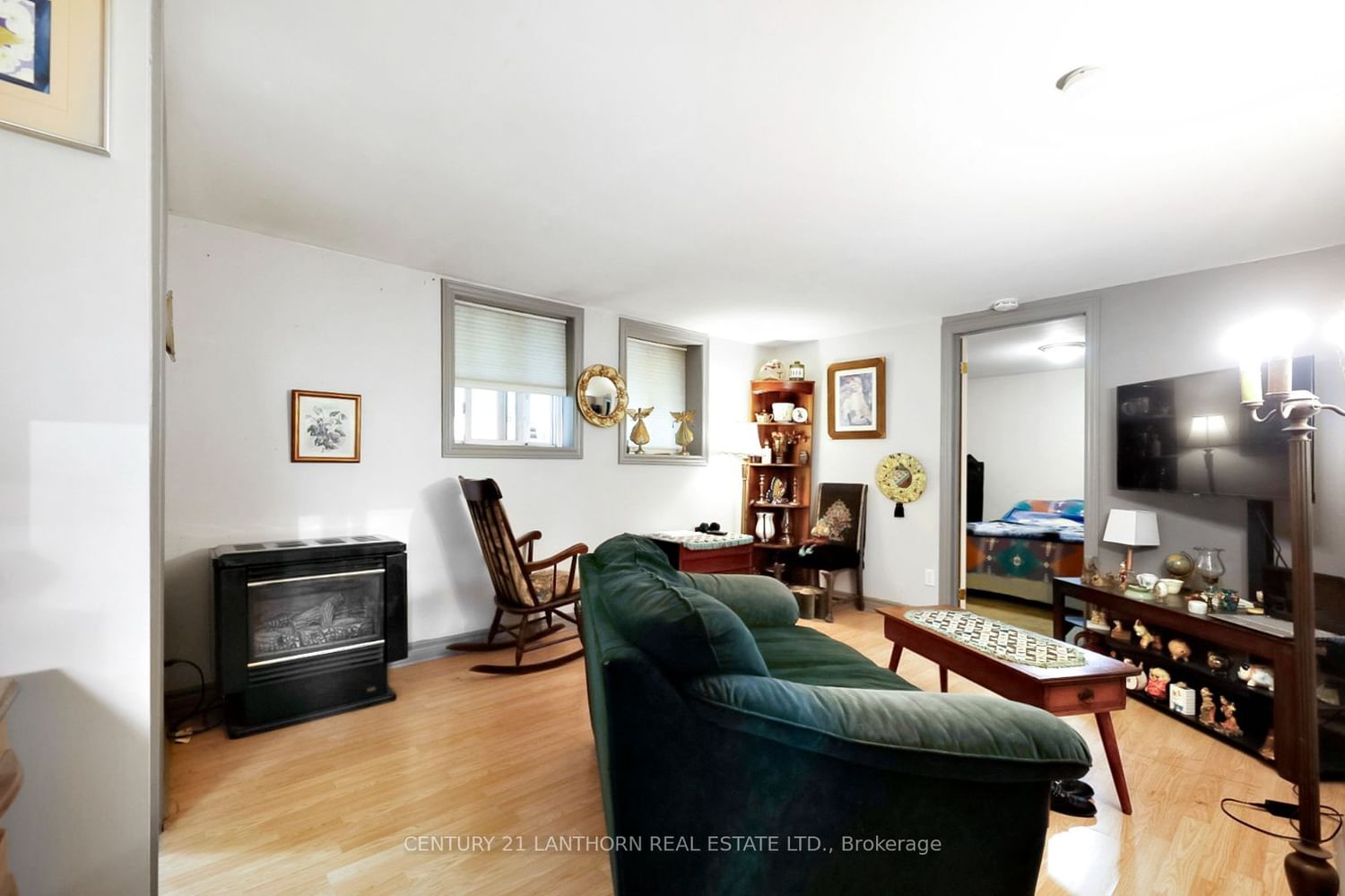 Listing Image 16