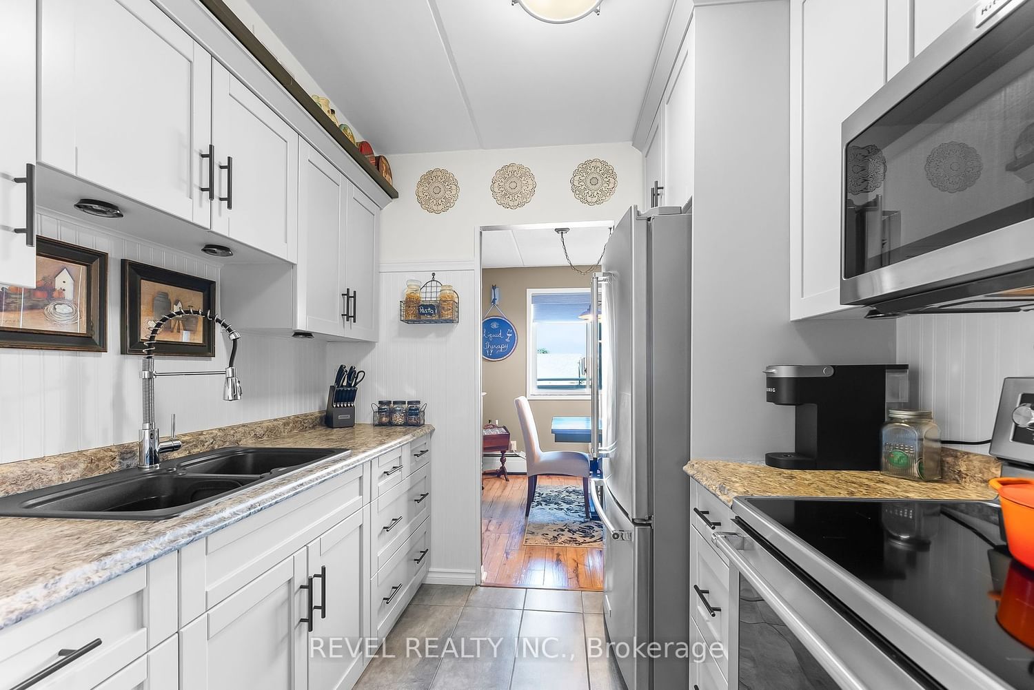 Listing Image 12