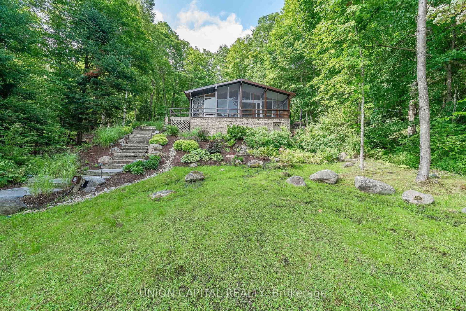 Detached House sold at 15 Sydney Trail, Huntsville, Chaffey, P1H 2J6 - MLS: X6723570
