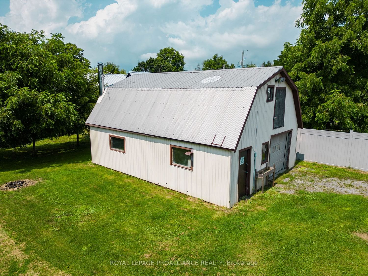 Listing Image 7