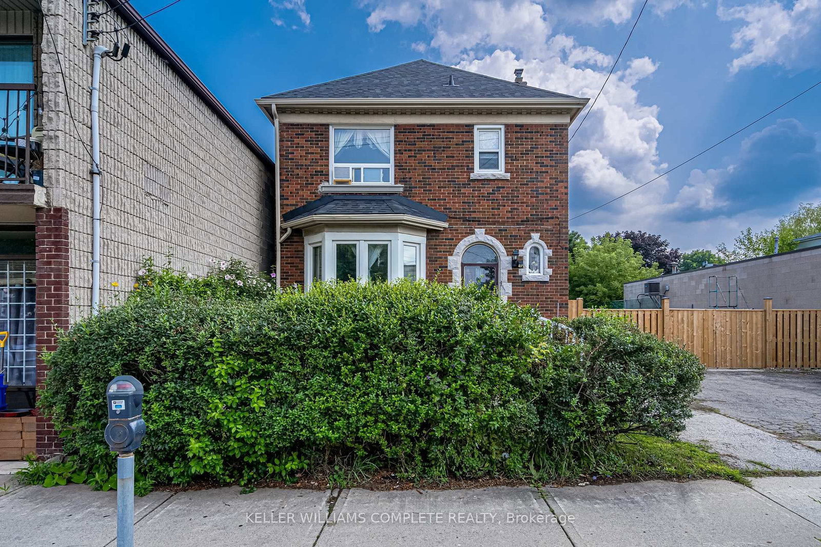 Listing photo 2