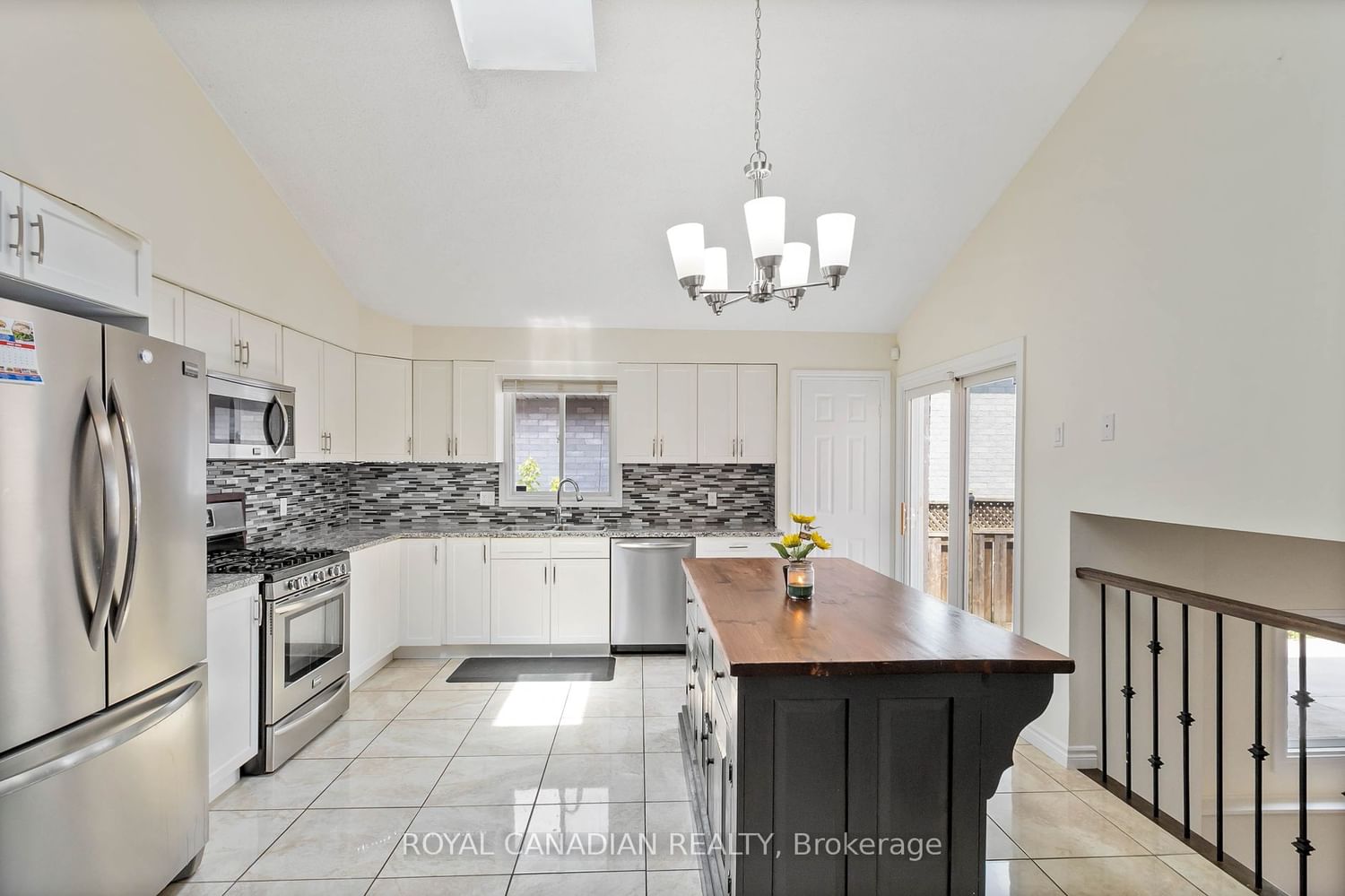 Listing Image 15