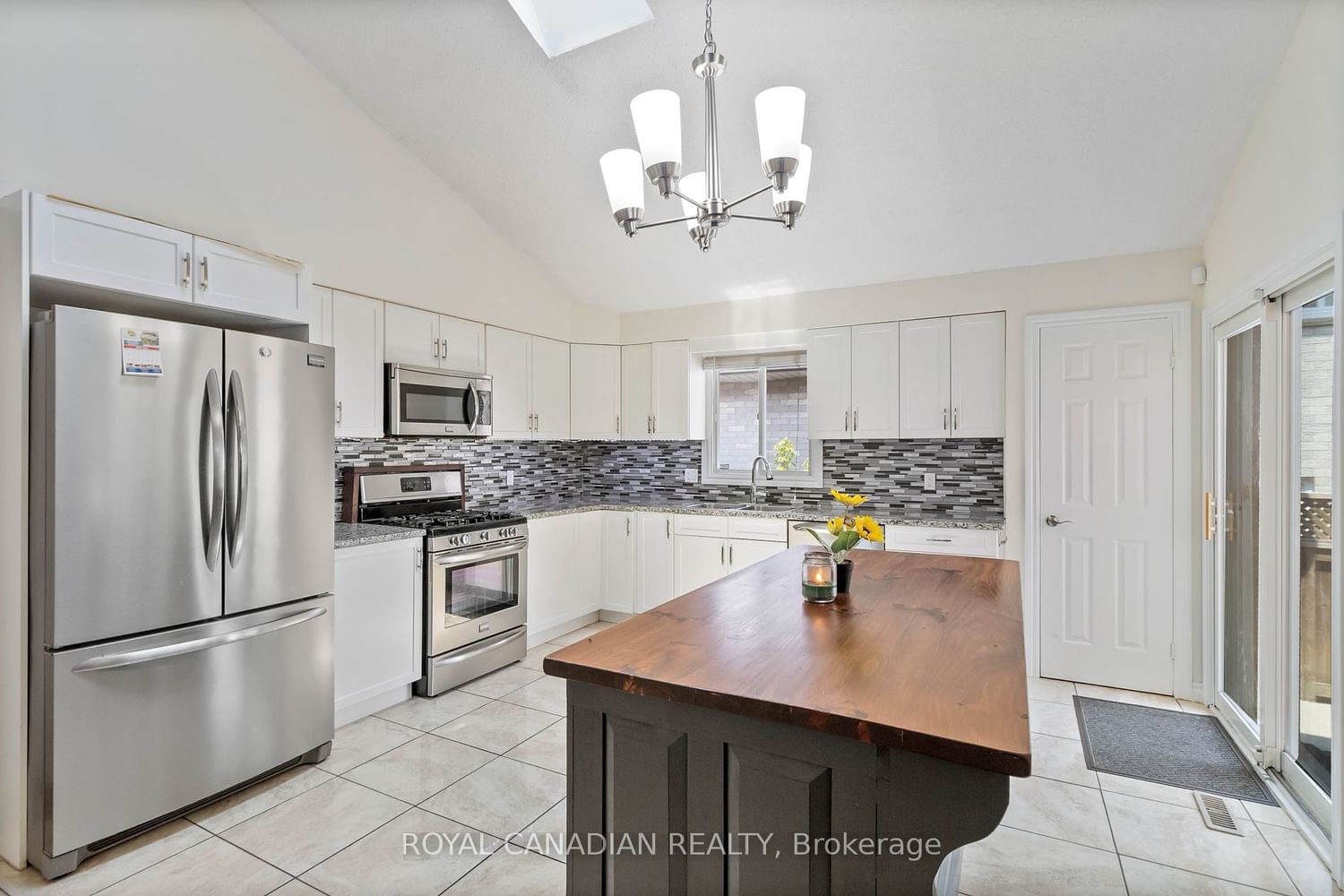 Listing Image 19