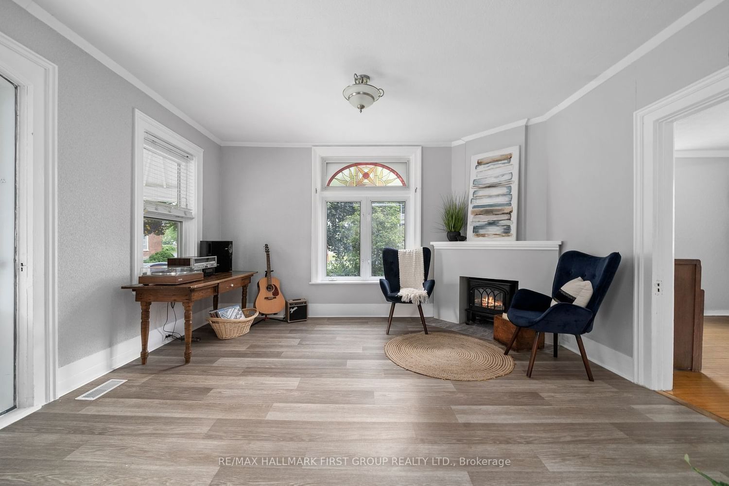 Listing Image 7