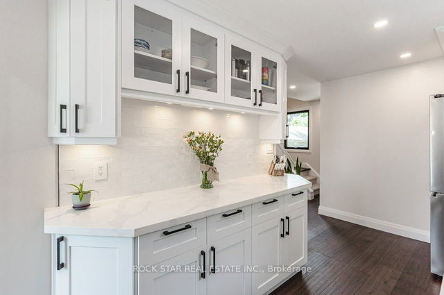 331 Queensdale Avenue E