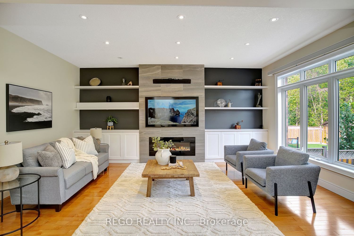 Listing Image 5