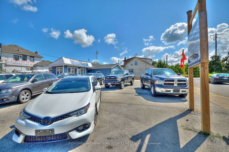 394 Merritt St, St. Catharines, L2P 1P4 | Image 2