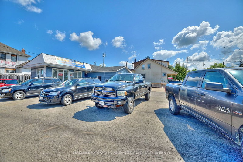 394 Merritt St, St. Catharines, L2P 1P4 | Image 2