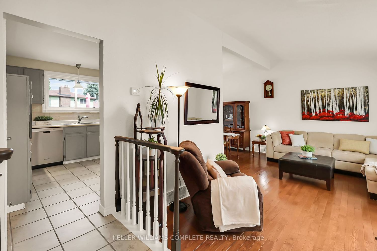 Listing Image 6