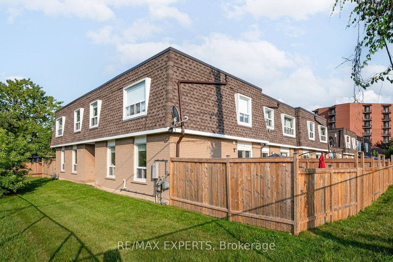 J - 766 Walter St, Cambridge, N3H 4P3 | Image 2