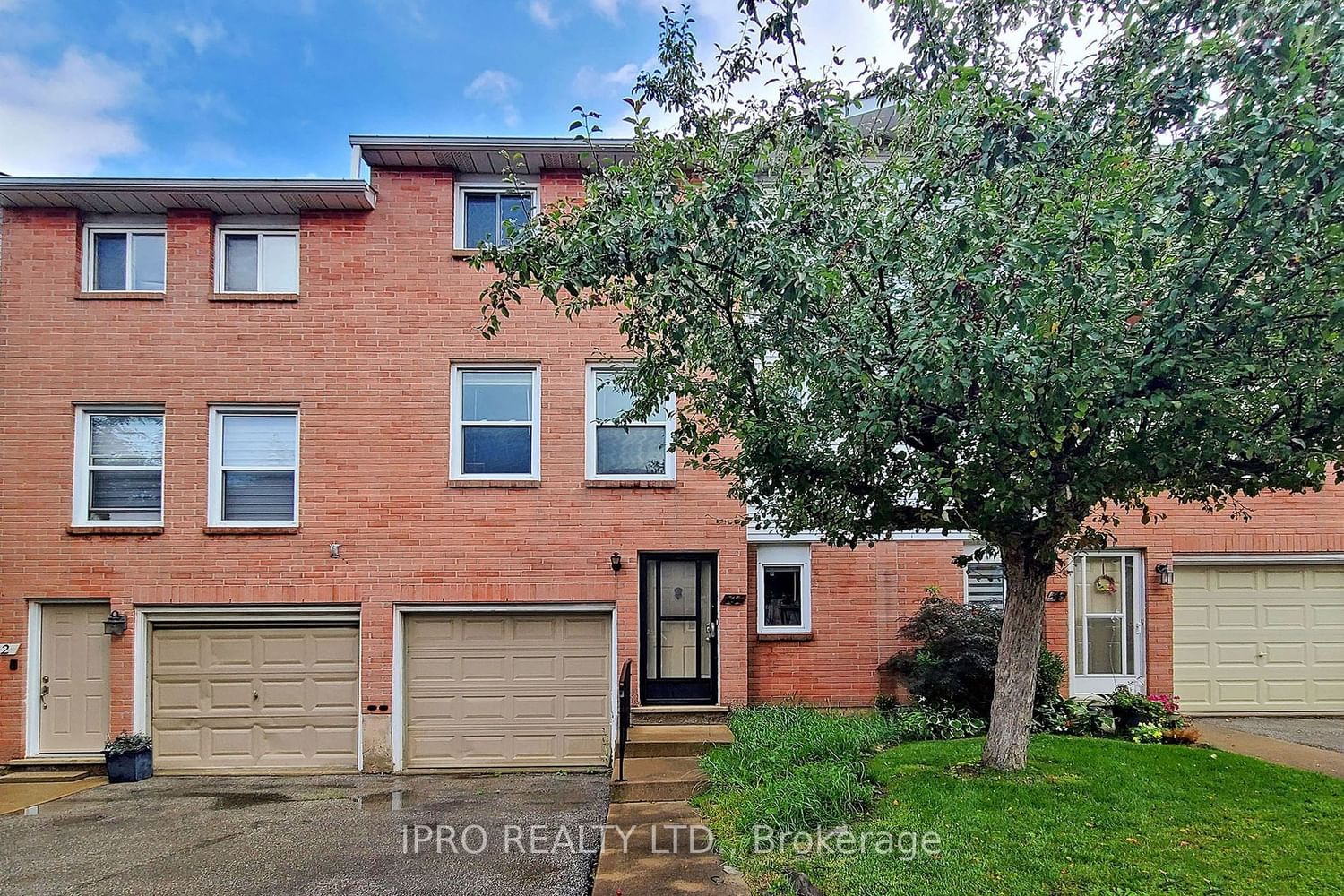 Townhouse sold at 3-1255 Upper Gage Avenue, Hamilton, Randall, L8W 3C7 - MLS: X6741270