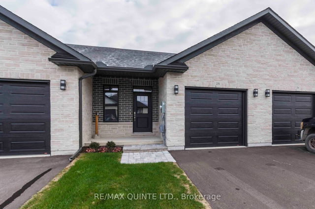 7 VAUGHN Court