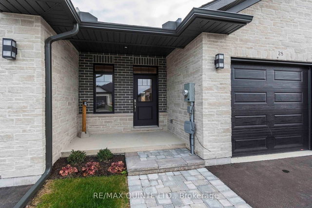 7 VAUGHN Court