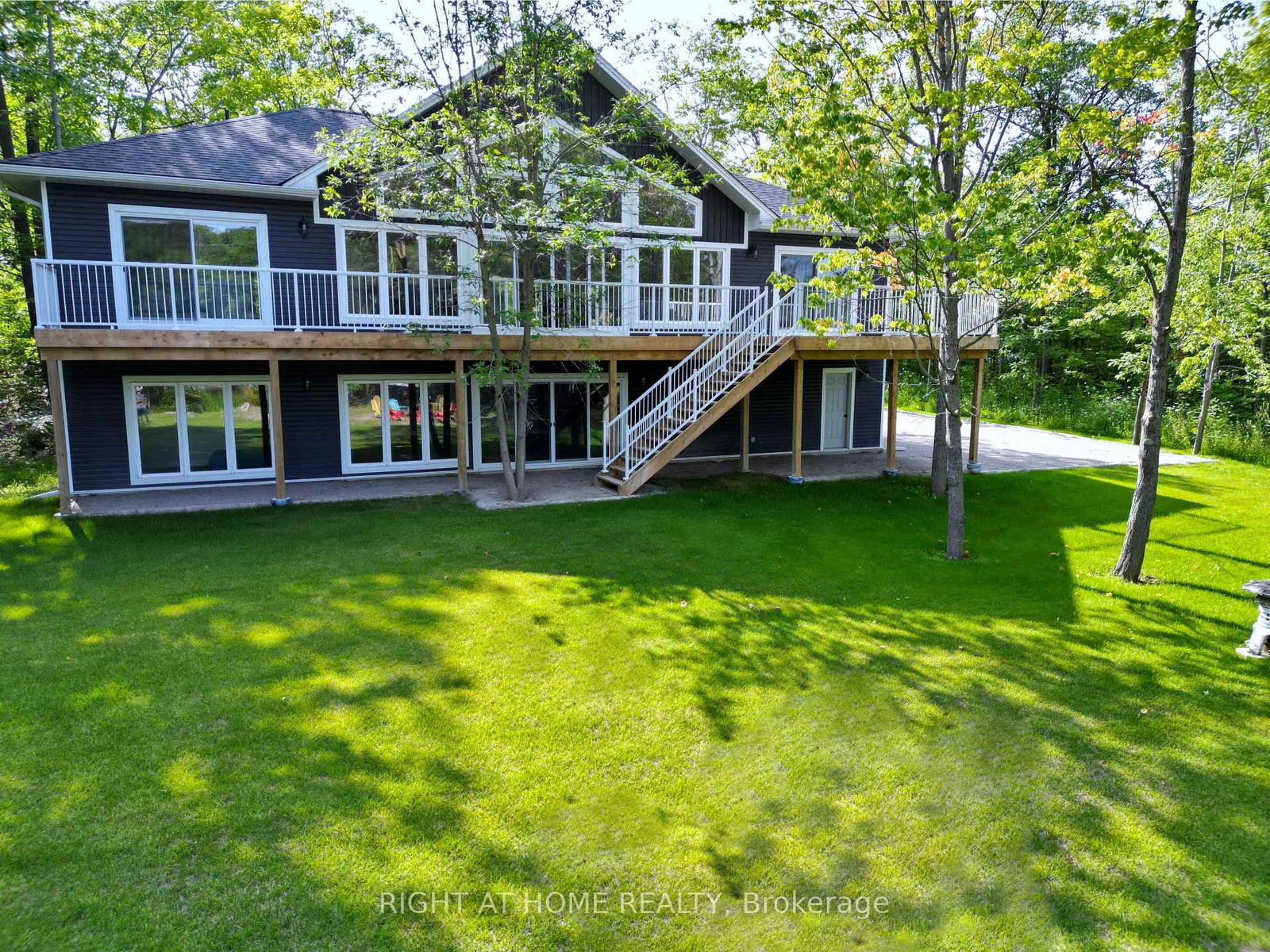 Detached House sold at 187 Lakeview Drive, Georgian Bay, Baxter, L0K 1S0 - MLS: X6748618
