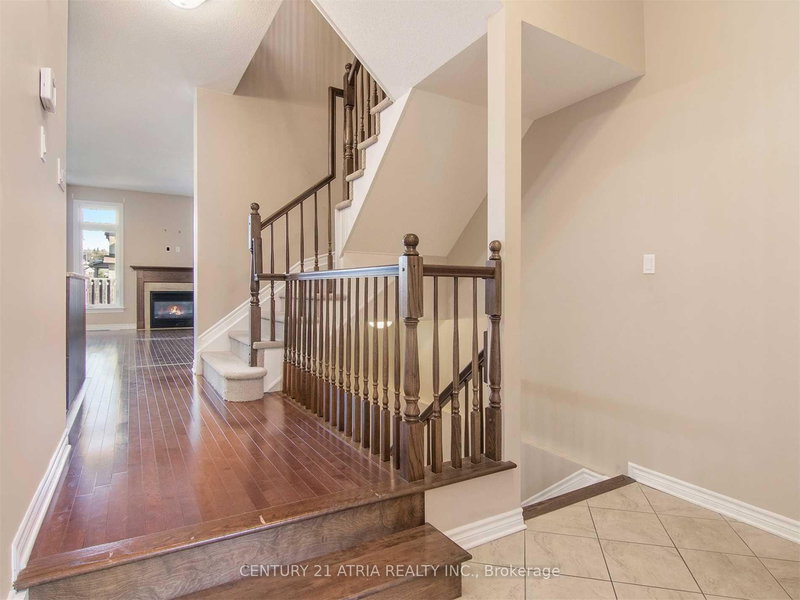 112 Whispering Winds Way, Ottawa, K1W 0B7 | Image 3